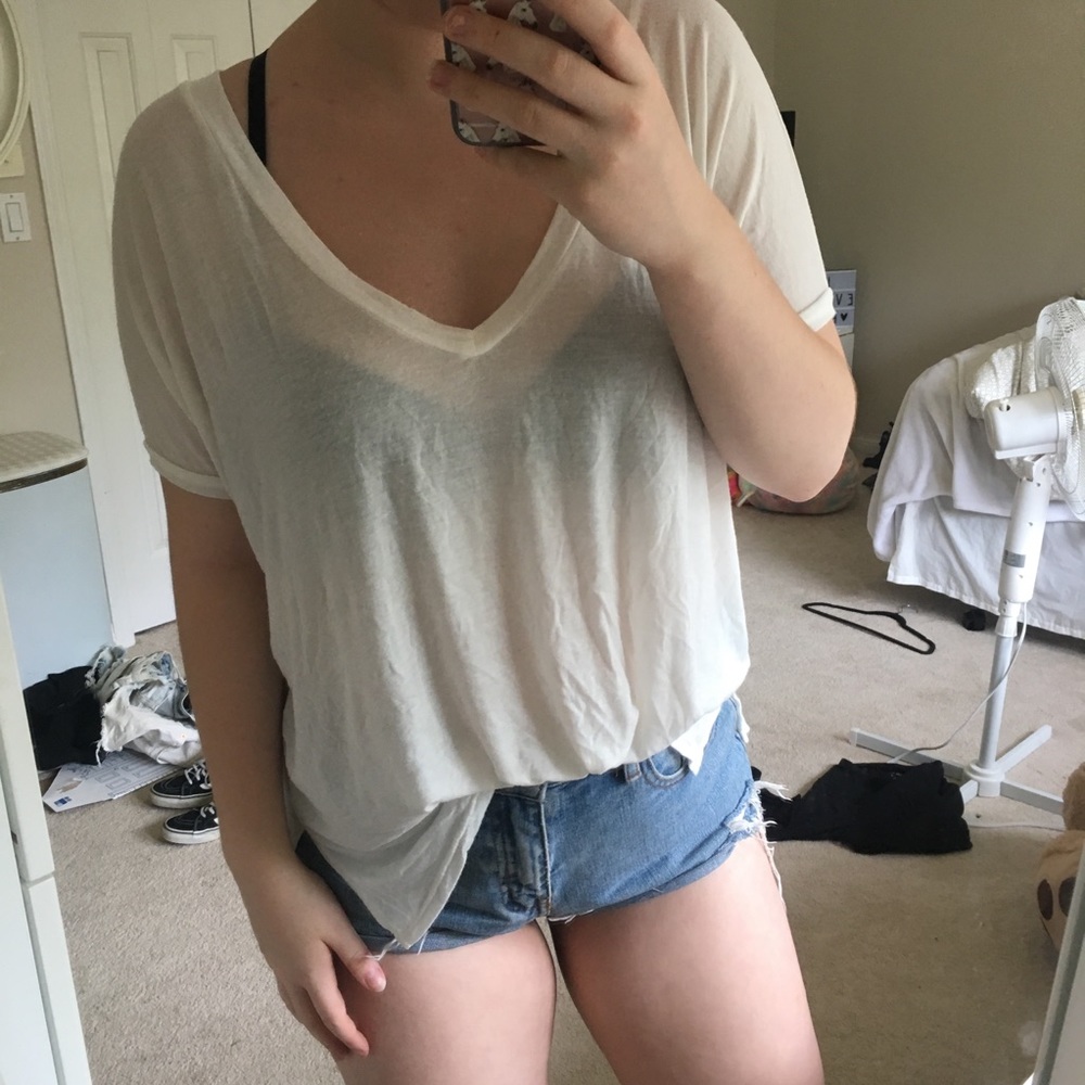 White loose brandy melive v neck